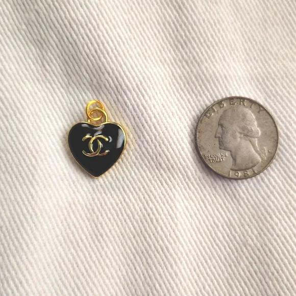 Chanel Black/Gold CC Heart Stamped Zipper Pull/14k Gold Plated Chain - Picture 4 of 5